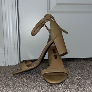 Audrey Brooke nude heel size 7.5